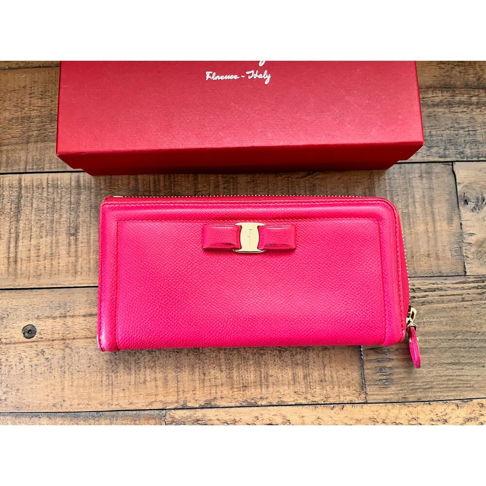 Salvatore Ferragamo Vara Bow Continental Zip-Around Wallet (Pink) With Box